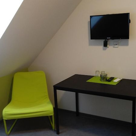Bed & Parking Eurobit Bed and Breakfast Hrusky  Εξωτερικό φωτογραφία