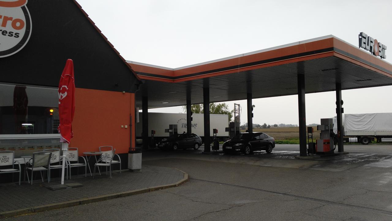 Bed & Parking Eurobit Bed and Breakfast Hrusky  Εξωτερικό φωτογραφία