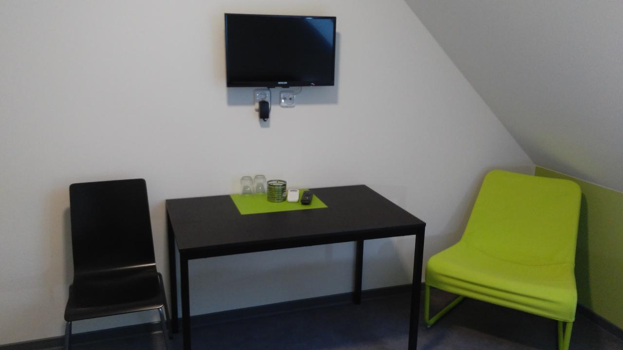 Bed & Parking Eurobit Bed and Breakfast Hrusky  Εξωτερικό φωτογραφία