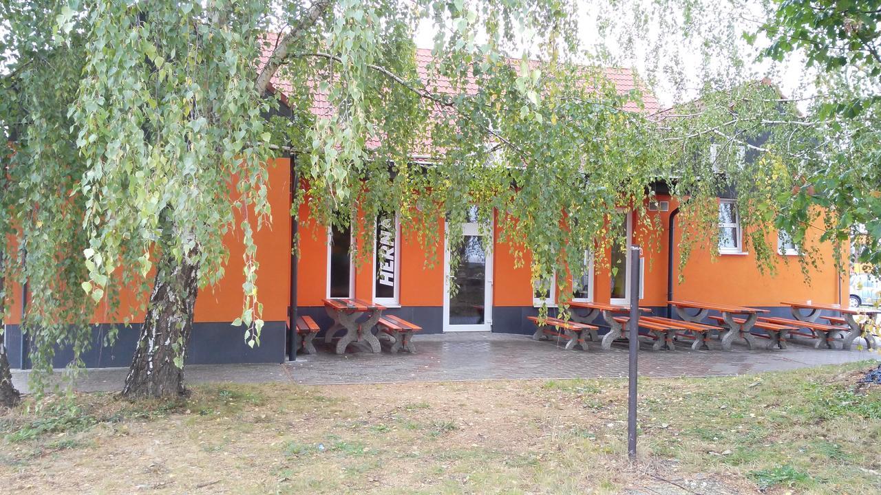 Bed & Parking Eurobit Bed and Breakfast Hrusky  Εξωτερικό φωτογραφία